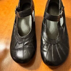 Portlandia Comfort Shoes- size 10